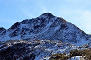 36 Vista la neve sulla ripida cresta erbosa rinuncio a salire in Valegino 